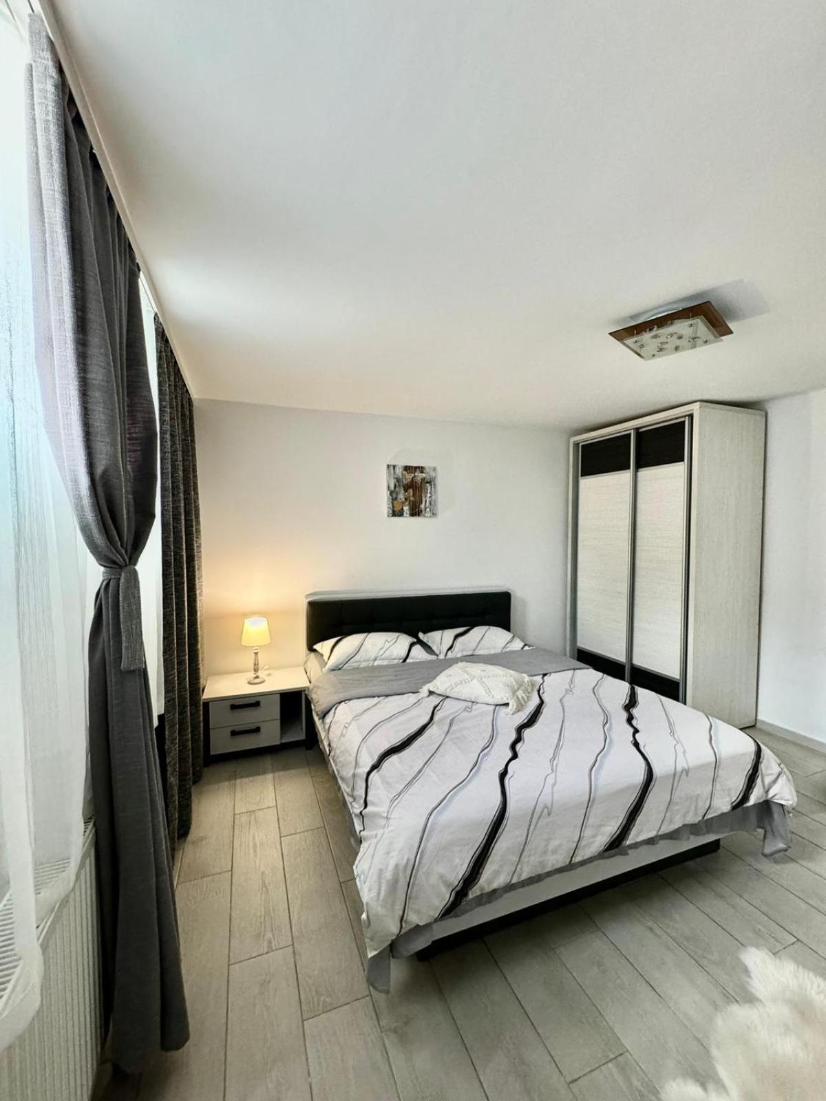 La Relax Apartment Brasov Ngoại thất bức ảnh